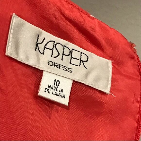 Sleeveless v-neck dot print dress - Picture 10 of 12